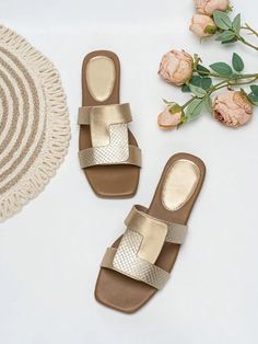 Simple Color Block Flat Sandals with Square Toe for Holiday and Daily Elegant Pumps, Chic Summer Style, Adidas Shoes Women, Chic Sandals, Sandals Flat, Block Style, Stone Texture, Comfortable Flats, Simple Colors