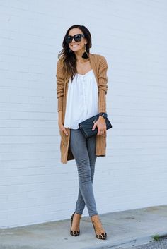 Gray Jeans Outfit Fall, Style Gray Jeans, Grey Jeans Outfit, Jeans Outfit For Work, Jeans Outfit Spring, Jeans Outfit Fall, Living In London, Gray Jeans, Winter Mode