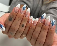 Outline Nails Design, French Tip Blue, Airbrush Nail Art, Stars Nails, Star Outline, White French Tip, Nail Blue, Nails French, Star Nails