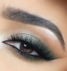 Green Dress Makeup, Green Eyeshadow Look, Ball Makeup, Eye Makeup Images, Under Eye Makeup, Prom Eye Makeup, Eyeshadow For Brown Eyes, Prom Makeup Looks, Eye Makeup Pictures