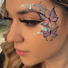 Step By Step Butterfly Face Paint, Glitter Butterfly Makeup, Butterfly Festival Makeup, Facepainting Ideas Adults, Butterfly Makeup For Kids, Kids Fairy Makeup, Make Up Mariposa, Butterfly Face Makeup, Face Painting Adults