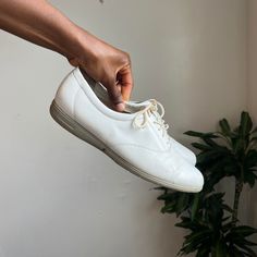 Vintage leather upper lace-up oxfords shoes  Size: 10 fits like a 9.5 Brand: easy spirit (Anti-gravity) 📌Please read shop policy📌 💕Please check all pictures for minor inner side peeling💕 💕Ask me any questions💕 White Wingtip Lace-up Casual Shoes, White Lace-up Oxford Shoes, White Low-top Oxfords For Spring, White Wingtip Casual Lace-up Shoes, White Casual Wingtip Lace-up Shoes, Casual White Wingtip Lace-up Shoes, White Plain Toe Oxfords For Spring, Casual White Slip-on Oxfords, White Lace-up Vintage Oxfords