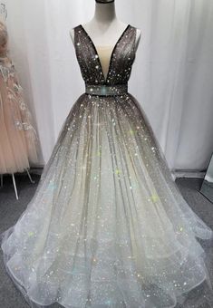 Starfall Gown Acotar, Evening V-neck Tulle Ball Gown, Evening Tulle Ball Gown With V-neck, V-neck Tulle Ball Gown For Evening, Night Court Dress, Acotar Dress, Long Fairy Dress, Starfall Ball, Ombre Wedding Dress