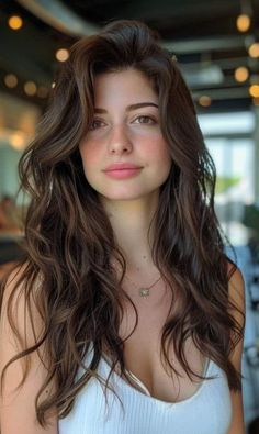 Natural Long Wavy Hair, Beauty Tips And Tricks, Hair Inspiration Long, Top Beauty, Haircuts For Medium Hair, فستان سهرة, Brown Hair Colors, Beauty Trends, Hair Highlights