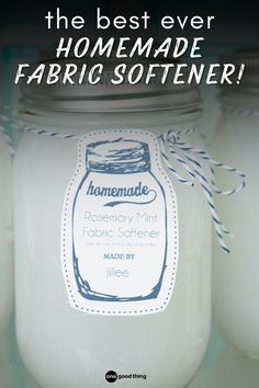 mason jar with fabric softener Homemade Fabric Softener, Clean Baking Pans, Mint Fabric, Homemade Laundry, Rosemary Mint, Diy Laundry, Homemade Cleaning Products, Diy Cleaners