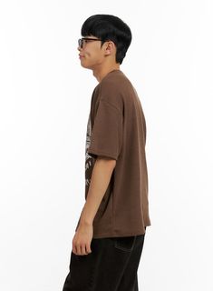 Product Detail Style : Street, Casual Occasion : Back to school Type : Men, TShirts Print : Graphic Material : Polyester, Spandex Sleeve : Short sleeve Neck : Round neck Fit : Loose fit Polyester95 Spandex5 Color : Black, Brown, Light beige Made in Korea Model Size Model is wearing size M/L and the color Brown. Height : 5'9" | 176cm / Top : M / Bottom : L (30 inch) .prddescription table, .prddescription td, .prddescription th { border : 1px solid black; border-collapse : collapse; padding: 10px; Brown Crew Neck T-shirt With Text Print, Brown Text Print Crew Neck T-shirt, Casual Brown T-shirt With Graphic Print, Sporty Brown Short Sleeve T-shirt, Pre-shrunk Brown Crew Neck T-shirt, Casual Brown T-shirt With Letter Print, Casual Brown T-shirt With Text Print, Casual Brown Crew Neck T-shirt, Brown Crew Neck Urban Top