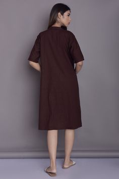 "Shirt dress for Women, Long Shirt for Women, Patch pocket shirt, Linen Washed Soft Shirt, Indian Kurta - Custom made by Modernmoveboutique >DESCRIPTION< - loose and roomy - patch pocket - elbow sleeve - made from Linen blend. The fabric is of medium weight (185 g). - the model is 172 cm high (regular XS - S) and is wearing size S. - color in the picture - COFFEE BEAN (Please choose any other color on the right). >COLOR< NOTE - The shirt is available in 25 colors. - We found out the Indian Kurta, Elbow Sleeve, Pocket Shirt, Long Shirt, Patch Pocket, Linen Blend, Custom Made, Shirt Dress, Normcore