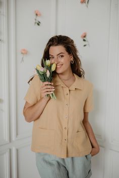 "Versatile short sleeved linen shirt for women, perfect for all seasons and styles. With two pockets at the front and buttons for closure. Choose from 13 colors and 6 sizes. Details  This listing is for 1 SCARLETT sleeveless linen shirt Model Emile is 173cm/5'6\" and wearing mustard SCARLETT in size M. Available in XS, S, M, L, XL , XXL Made from 100% certified European linen  Stone washed for maximum softness  Available in 13 colors (see last picture)  Please note that colors may vary due to di Summer Button-up Blouse With Pockets, Summer Collared Short Sleeve Shirt With Pockets, Short Sleeve Linen Blouse For Day Out, Linen Short Sleeve Blouse For Day Out, Summer Blouse With Pockets And Relaxed Fit, Casual Linen Blouse With Pockets, Short Sleeve Linen Shirt For Day Out, Linen Short Sleeve Shirt For Day Out, Linen Blouse With Pockets For Day Out