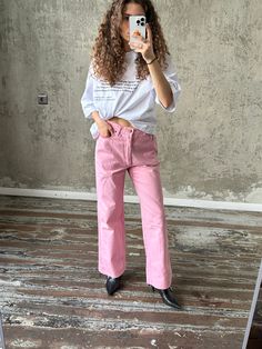 Vintage COUGAR high-rise pink jeans, straight & flare, bell bottoms, made of cotton, fits S-M, perfect condition Measurements: Waist 79 cm / 31.1" Hips 100 cm / 39.4" Length 103 cm / 40.6" Pink Wide Leg Bottoms With Five Pockets, Y2k Style Cotton Jeans For Spring, Pink Wide Leg Flare Jeans, Casual Wide Leg Pink Flare Jeans, Casual Pink Wide Leg Flare Jeans, Trendy Pink Cotton Flare Jeans, Spring Y2k Style Cotton Jeans, Trendy Pink Flare Jeans With Five Pockets, Pink Jeans With Five Pockets For Spring