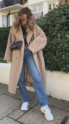 London Outfit Ideas, Peacoat Outfit, Mantel Outfit, Ny Outfits, New York Outfits, Classy Winter Outfits, Europe Outfits, Winter Fashion Outfits Casual, London Outfit