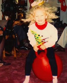 Taylor Swift Christmas Photos, Taylor Swift Unseen Photos, Taylor Swift Christmas Wallpaper, Taylor Swift Pics, Rare Taylor Swift