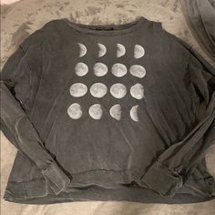 Never Worn Black Long Sleeve Top With Moon Print, Casual Spring Tops With Moon Print, Casual Moon Print Tops For Spring, Casual Crew Neck Top With Moon Print, Casual White Tops With Moon Print, Trendy Spring Tops With Moon Print, Trendy Moon Print Crew Neck Top, Trendy Crew Neck Top With Moon Print, Long Sleeve Cotton Tops With Moon Print