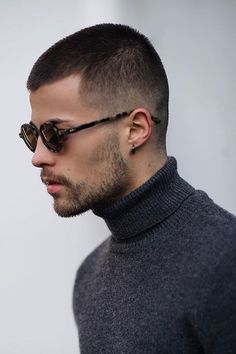 Military Buzz Cut, Very Short Hair Men, How To Style Short Hair, Style Short Hair, Military Haircut, Buzz Cut Hairstyles, Filmy Vintage, Blond Balayage, Men's Short Hair