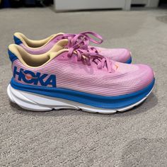 Brand New, Without Box. Youth Size 6, Equivalent To Women’s Size 7.5 Never Worn. Hoka Clifton 9, Hoka Clifton, Hoka Shoes, Walking Boots, Running Shoes Sneakers, Box Color, Running Sneakers, Black Rose, White Sneakers