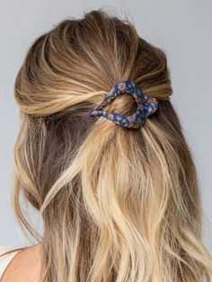 Floral Fabric Boho Hair Clip - Indigo-view 1 Rustic Hair Clips, Hair Put Ups For Mid Length Hair, Hair Clip Dos, Hair Gloss, Casual Hairstyles, Elegant Updo, Sleek Ponytail, Favorite Hairstyles, Boho Hairstyles