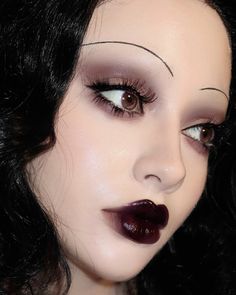 Soft Gothic Makeup, Dracula Makeup, Bride Of Dracula, Vampy Makeup, Casual Bride, Elegant Goth, Alice In Wonderland Aesthetic, Work Makeup, Lots Of Makeup