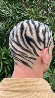 Zebra Hair, Curly Hair Fade, Dyed Hair Men, Shaved Hair Designs, Buzzed Hair