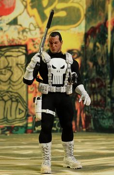 Classic Punisher One:12 Collective action figure by Mezco Toyz Marvel Figures, Fun Gadgets, Female Comic Characters, Michael Crawford, Toy Garage, Frank Castle, Marvel Figure, Comic Characters, Marvel Toys