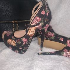 Andrea Black/Floral Feel Heels Platforms Size8.5 Brand New I Do Not Have To Box That’s All It’s Missing Formal High Heels With Floral Print, Black Floral Print Heels For Evening, Black Floral Print Evening Heels, Black Floral Print Heels For Formal Occasions, Black Floral Print High Heels, Formal Black Heels With Floral Print, Black Floral Print Heels With Pointed Toe, Snake Skin Shoes, Gold Wedges