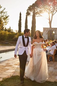 Luxury Wedding Gown, Lightweight Maxi Skirt, Glam Wedding Dress, Off Shoulder Wedding Dress