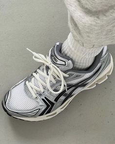 Pretty Shoes Sneakers, Asics Gel Kayano, Gel Kayano, Asics Sneakers, Dad Sneakers, Dad Shoes, Sport Shoes Women, Shoe Inspo