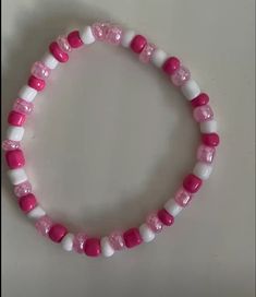 Matchy Bracelet Beads, Pony Bead Bracelets Words, Pony Beads Bracelet, Pulseras Aesthetic, Pulseras Ideas, Ideas Pulseras, Pony Bead Bracelets, Diy Beaded Rings, Homemade Bracelets