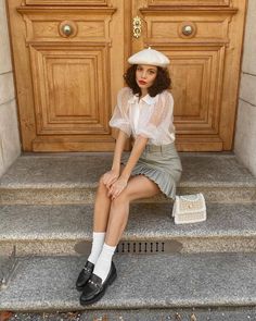 Paris Outfits Spring, Parisian Style Spring, Paris Outfit Ideas, Stylish Spring Outfit, Parisian Outfits, Parisian Chic Style, Clueless Outfits, Spring Outfit Ideas, Headband Outfit