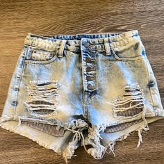 Never Worn / Listed As Size 27 But Fit More Like 26 Distressed High-waist Jean Shorts, Ripped High-waisted Jean Shorts In Dark Wash, Cheap High-waisted Distressed Jean Shorts, Light Wash High-waisted Distressed Jean Shorts, Ripped High-waisted Medium Wash Shorts, Summer Clothes, Jean Shorts, Fashion Ideas, Denim Shorts