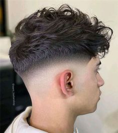 Men Haircut Fade Medium, Messy Fade, Low Fade Haircut Mens, Guys Haircut, Low Fade Haircut Men's, Low Taper Haircut, Haircut Aesthetic, Haircut Mens, Taper Haircut