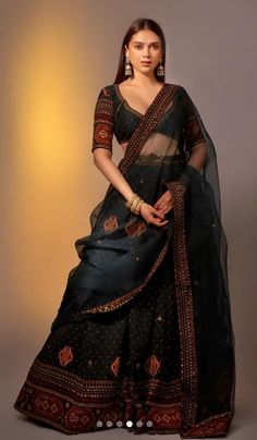 Trendy Outfits Indian, Indian Bride Outfits, Fancy Sarees Party Wear, Traditional Indian Dress, Salwar Kamiz, Indian Dresses Traditional, Traditional Indian Outfits