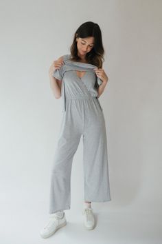 Designed to effortlessly take you from couch to coffee shop with your nursing babe! The double layer jumpsuit offers convenient breastfeeding access and a built-in flexible nursing cover. Made from a luxuriously soft, eco-friendly fabric that is gentle on your skin and the planet. Nursing Wedding Guest Outfit, Mom Going Home Outfit After Birth, Nursing Outfits Breastfeeding, Nursing Mom Outfits, Going Home Outfit For Mom, Breastfeeding Outfits, Nursing Jumpsuit, Nursing Mom Fashion, Nursing Outfits