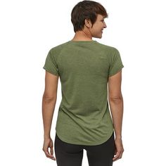 Green Relaxed Fit Tops For Hiking, Fitted Green Outdoor Tops, Fitted Solid Tops For Outdoor Activities, Cotton Athleisure Tops For Outdoor, Fitted Green Tops For Outdoor, Fitted Cotton Activewear For Outdoor, Green Stretch Top For Outdoor Activities, Green Stretch Tops For Outdoor Activities, Moisture-wicking Midweight Top For Hiking