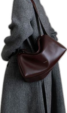 Purses And Handbags Outfit, Burgundy Bag Aesthetic, Autumn Handbag, Capsule Basics, Elegant Winter Outfits, Handbags For Work, Aesthetic Purse, Autumn Bag, Handbag Styles