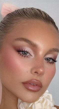 Rosa Make-up, Festival Make Up, Light Makeup Looks, Makeup Tip, Prom Makeup Looks, Formal Makeup, Soft Glam Makeup