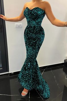 Feel confident and empowered in our Bellasprom Sweetheart Dark Green Mermaid Evening Dress Long With Sequins, It accentuates your best features. Come and pick today. Green Mermaid Prom Dress, Prom Outfit, Evening Dress Long, Prom Dress Long, Prom Dresses Long Mermaid, Mermaid Evening Gown, Mermaid Prom Dress, Green Mermaid, Event Outfit