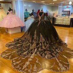 Gorgeous Black Quinceanera Dresses Gold Applique Ball Gown Princess Birthday Party Sweet 16 vestidos de 15 With Cape Gothic Black Quinceanera, Quinceanera Dresses Gold, Black Quinceanera Dresses, Black Ball Gown, Ball Gowns Princess, Exquisite Gowns, Princess Skirt, Lace Ball Gowns, Wedding Dresses With Flowers