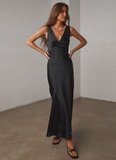 Dress For Club, Club Streetwear, Sleeveless Party Dress, Sundress Casual, Chique Outfits, Looks Party, Studio 54, Satin Maxi Dress