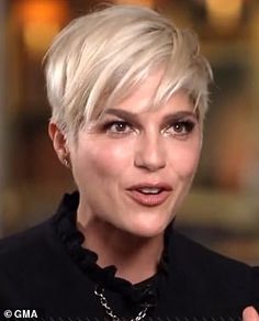 Trendy Pixie Haircut, David Hair, Haircut Ideas Trendy, Pixie Haircut Ideas, Chemo Hair, Selma Blair, Shorter Hair, Hair 2018