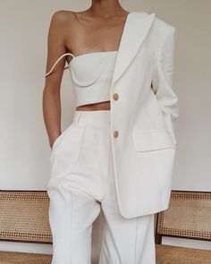 Instagram @modedamour White Suit, All White Outfit, Takashi Murakami, Summer Work Outfits, White Outfit, 가을 패션, Suit Fashion