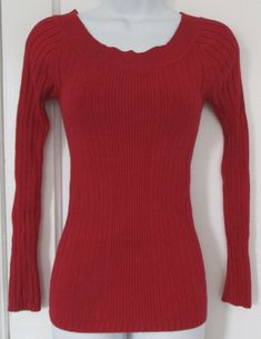 ITEM >>> No Boundaries Knitted Jubilee Red Soft Sweater Pullover Women's Junior Size M 7/9 MEASUREMENTS >>> Approximately: Overall length = 23" Armpit to Armpit = 13" {26" bust} Armpit to end of sleeve = 18" Shoulder seam to shoulder seam = N/A FEATURES >>> Pullover style sweater Very stretchy Long stretchy sleeves made for a tight sexy fit Boat neckline NOTES >>> As with all of our pre-owned clothing this sweater has been washed, is clean and ready to wear as is. All of our items are smoke free Soft Sweater, Style Sweater, Sweater Pullover, Boat Neckline, Softest Sweater, No Boundaries, Women Pullover, Pullover Styling, Lady In Red