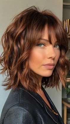 #shorthair #haircutideas #pixiecut #bobhaircut #shorthairstyles #hairinspo #hairtrends #hairgoals #shorthairdontcare #choppycut #freshcut #trendyhair #newlook #hairtransformation #shorthairlove Dark Copper Red Curly Hair, Copper Undertones Hair, Hair For Heart Face Shape, Dark Ombre Short Hair, Bob Wavy Hairstyles, Red Brown Short Hair, Medium Warm Brown Hair Color, Short Hair Copper, Jayne Matthews