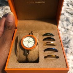 Tory Burch watch. Women’s Tory Burch Watch, Eco Friendly Wedding, Tory Burch Jewelry, Colors Orange, Watch Women, Dream Style, Love Vintage, Gold Band