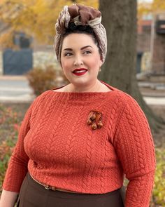 Knitwear Photography, 1950s Tops, 50s Inspired Outfits, Autumn Color Palette Fashion, Forties Fashion, Vintage Outfits 50s, Retro Fashion Outfits, Office Vintage, Fashion 1940s