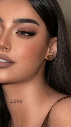 Prom Makeup Looks For Beige Dress, Night Event Makeup Look, Subtle Brown Makeup, Brownie Makeup Look, Make Up For Wedding Guest Brown Eyes, Graduation Makeup For Morena, Brown Neutral Makeup, Make Up Prom Night, Make Up Ideas For Graduation