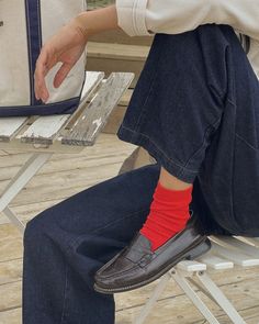 Shacket and loafer season ✔️ Loafers And Colored Socks, Red Socks Aesthetic, Tassel Loafers Outfit, Loafer Style Women, Red Socks Outfit, Outfits With Loafers Women, Brown Loafers Outfit, Styling Socks, Styling Loafers