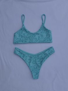 Sea Bloom x Aqua size medium (top and bottom) bikini. CHEEKY Bahama bottoms. Hibiscus bikini top. Fully reversible, handmade swimsuit. NO returns, refunds, or exchanges, as this is a handmade and intimate item. Thank you for understanding! Please use the measuring guide and size chart to ensure the most accurate fit possible. Ships same day! Surf Shop Aesthetic, Handmade Swimsuit, Swimsuit Inspo, Swimsuits Outfits, Cute Bathing Suits, Crop Top Outfits, Cute Swimsuits, Summer Bikinis, Cute Bikinis