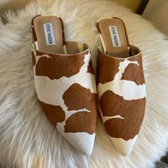 Nwt Steve Madden Tiff Cow Print Mules. Real Fur, Leather Upper. Does Not Come With Box, Sorry! Feel Free To Make An Offer! White Slip-on Mules With Pointed Toe, Cream Pointed Toe Casual Mules, White Closed Toe Casual Mules, Casual Cream Pointed Toe Mules, Casual White Flat Heel Mules, White Flat Synthetic Mules, White Slip-on Mules With Cushioned Footbed, White Slip-on Mules With Round Toe, White Round Toe Mules Medium Width