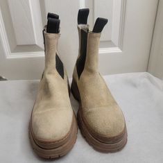 Last Suede Men Chelsea Boots Size 38 Beige Leather Boots With Cushioned Footbed, Beige Suede Boots With Cushioned Footbed, Beige Low-top Leather Boots, Casual Chelsea Boots With Round Toe, Beige Suede Chelsea Boots With Round Toe, Shoe Last, Chelsea Boots, Chelsea, Men's Shoes