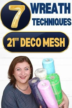 the woman is holding several different types of mesh