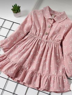 Simple Dress Casual, Simple Frock Design, Simple Frocks, Stylish Short Dresses, Girls Frock Design, Mode Abaya, Fashion Top Outfits, Cute Dress Outfits, Modest Dresses Casual